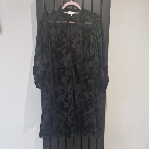 Phase eight black floral - black,