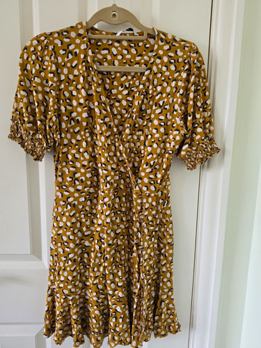 Mustard neck wrap knee - v-neck,