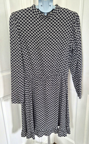 Next black white geometric - next, &